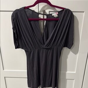 Fitted draped v neck top. Sexy and comfy!!!